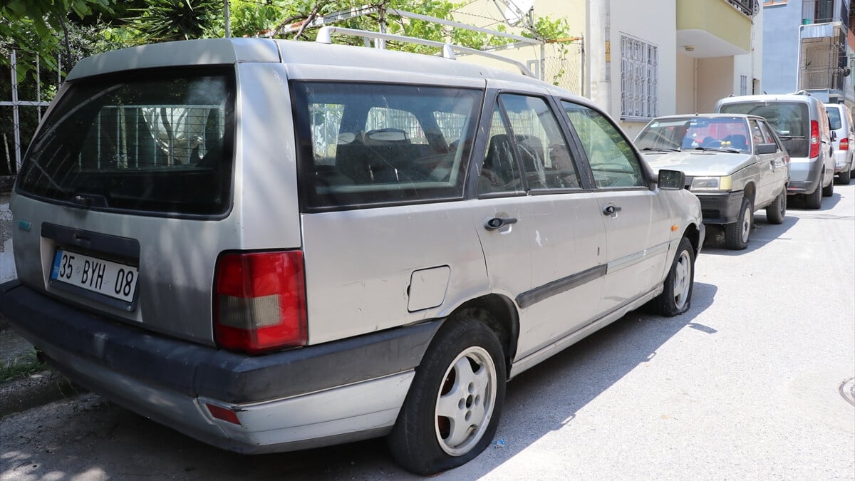 İzmir’de 21 aracın lastiğini patlatan zanlı yakalandı