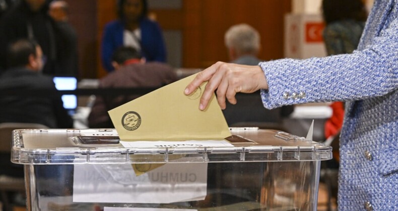 İzmir’de ikinci turda 439 bin 887 seçmen oy kullanmadı