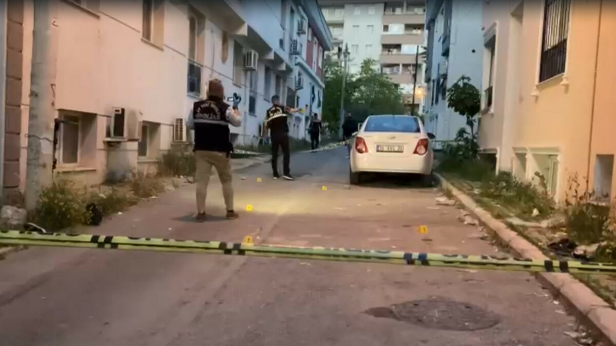 İzmir’de vahşi cinayet: Sokak ortasında göğsünden vuruldu