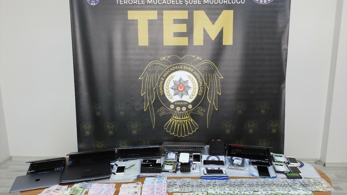 Kırşehir merkezli FETÖ operasyonunda 5 şüpheli tutuklandı