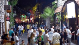 Marmaris’e nüfusunun 5 katı turist geliyor