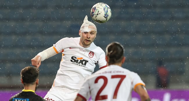 Nelsson’un kaşına 15 dikiş atıldı