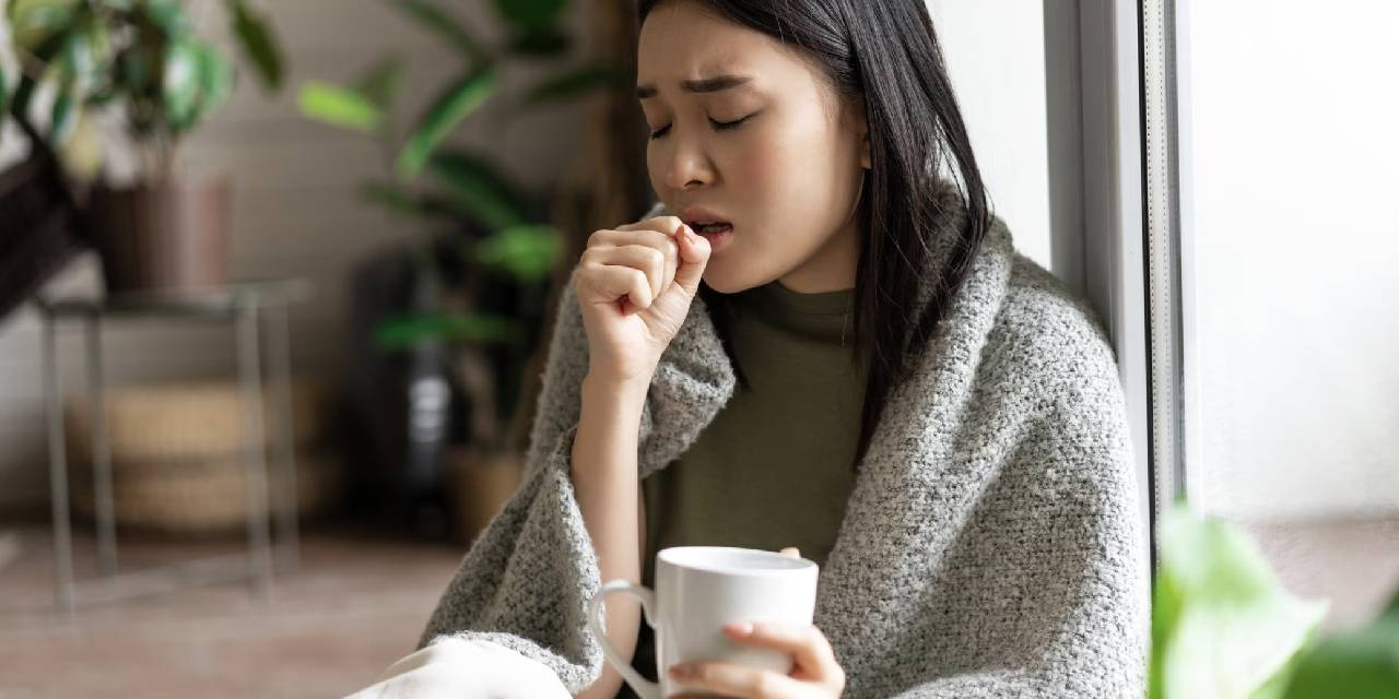 Öksürük şurubundan daha çabuk etki ediyormuş… 1 kaşığı bile anında öksürüğü kesiyor…