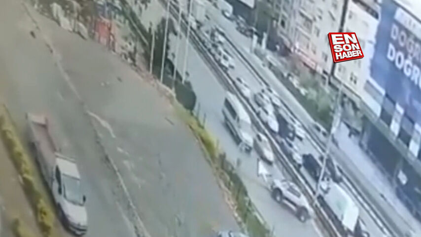 Pendik’te el freni çekilmeyen cip geri kayarak D-1-00 Karayoluna girdi