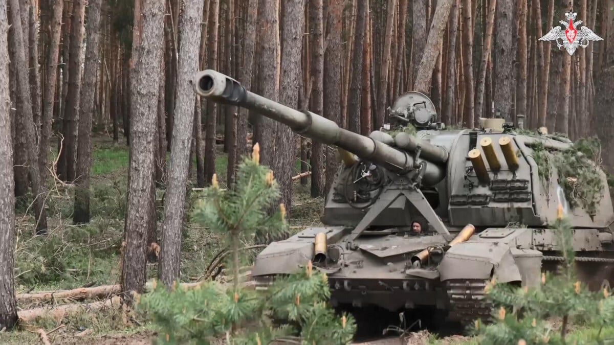 Rusya, Ukrayna mevzilerini obüslerle vurdu