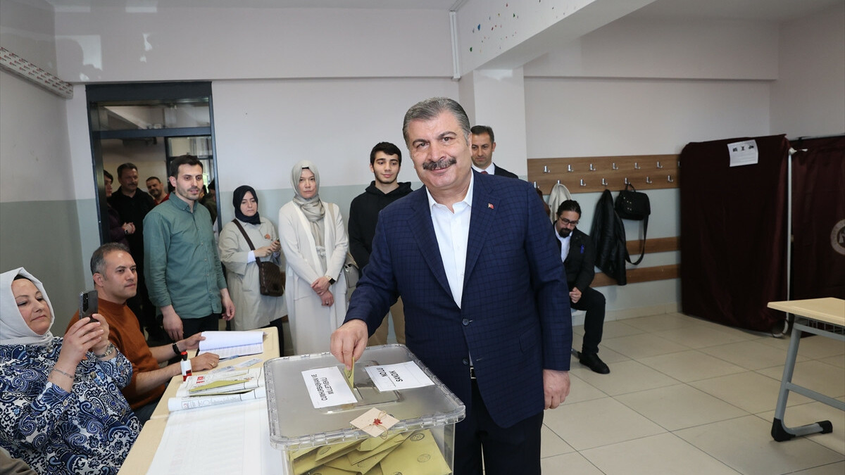 Sağlık Bakanı Fahrettin Koca oyunu Üsküdar’da kullandı