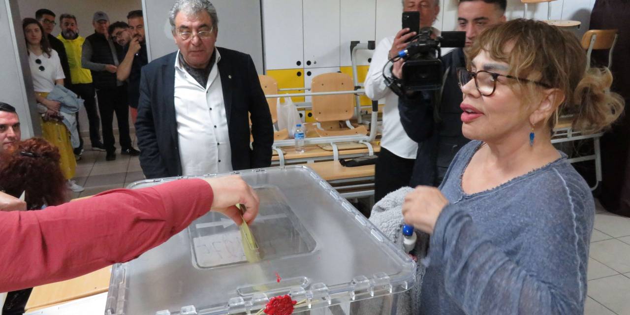 Sezen Aksu oyunu kullandı, hayranları Anneler Günü’nü kutladı