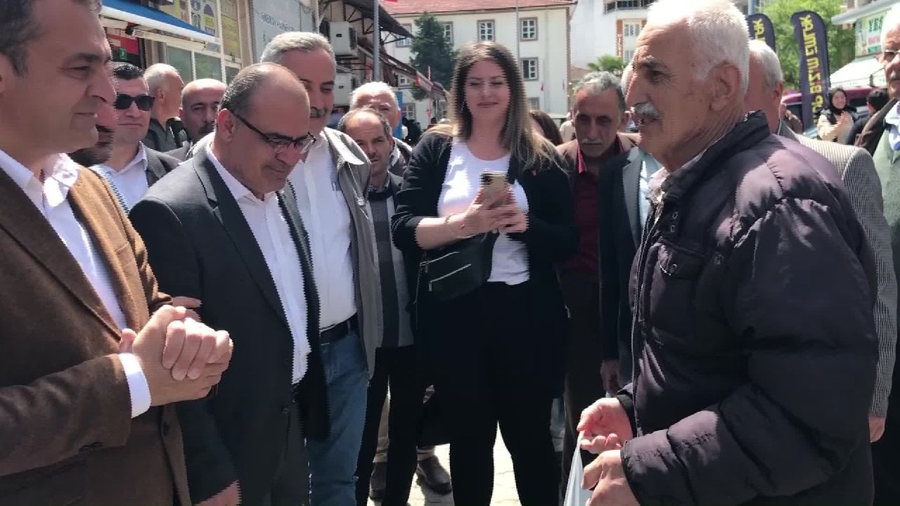 Sinop’ta Bir Yurttaş Hayat Pahallığından Yakındı: 52 Sene Çalıştım, Bunun Mükafatı Elimde Poşet, 3 Domates, 2 Tane Can Erik…