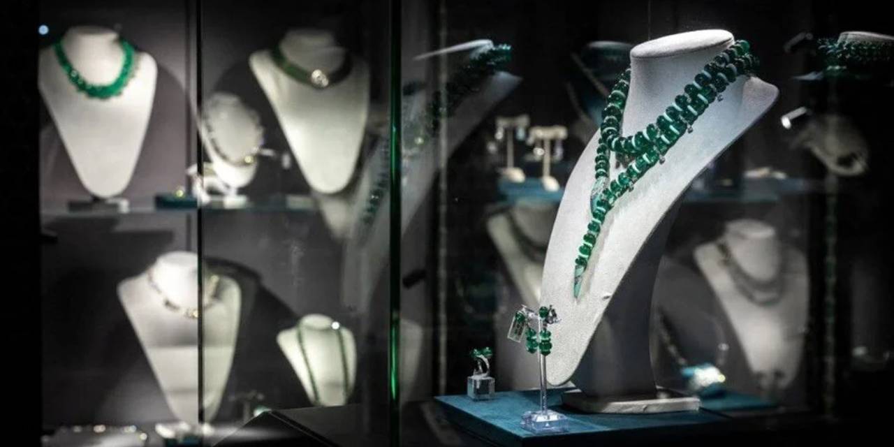 Tartışmalı mücevher koleksiyonuna rekor fiyat… Dudak uçuklattı: 4 milyar TL