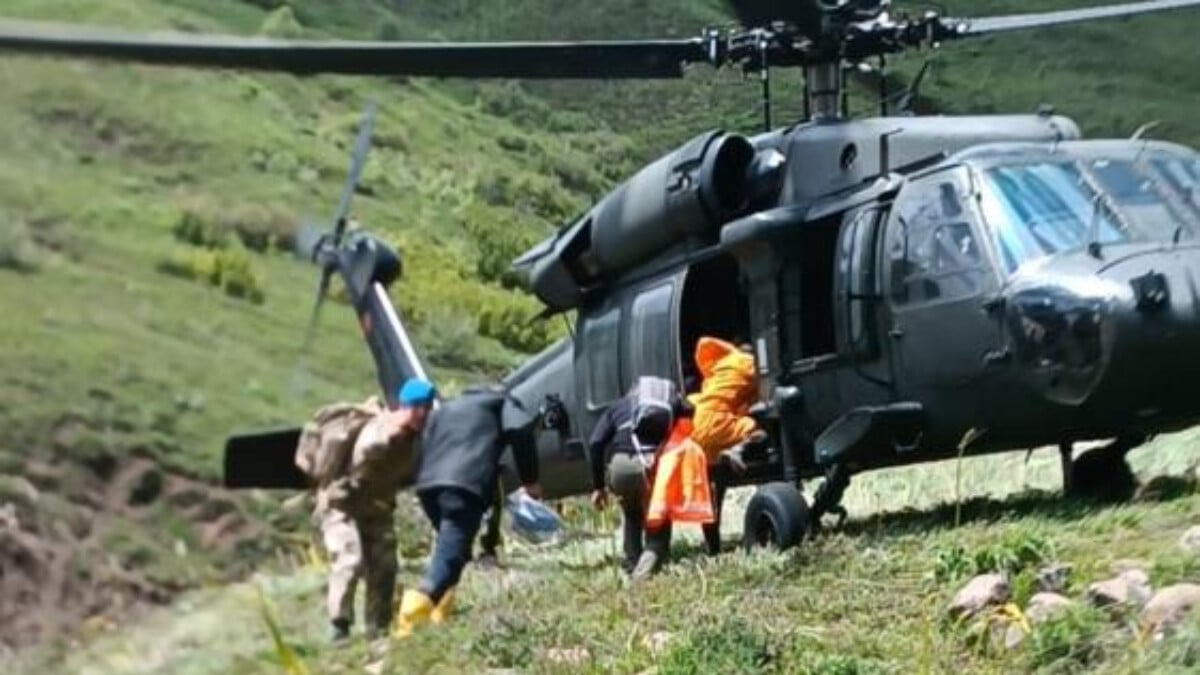 Tunceli’de mantar toplarken kaybolanlar askeri helikopterle bulundu