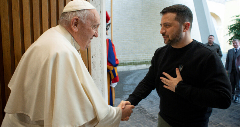 Ukrayna Devlet Başkanı Zelensky, Papa Francis ile görüştü