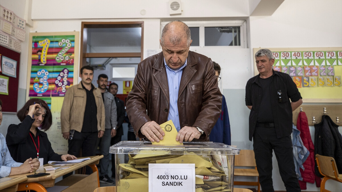 Ümit Özdağ oyunu Ankara’da kullandı
