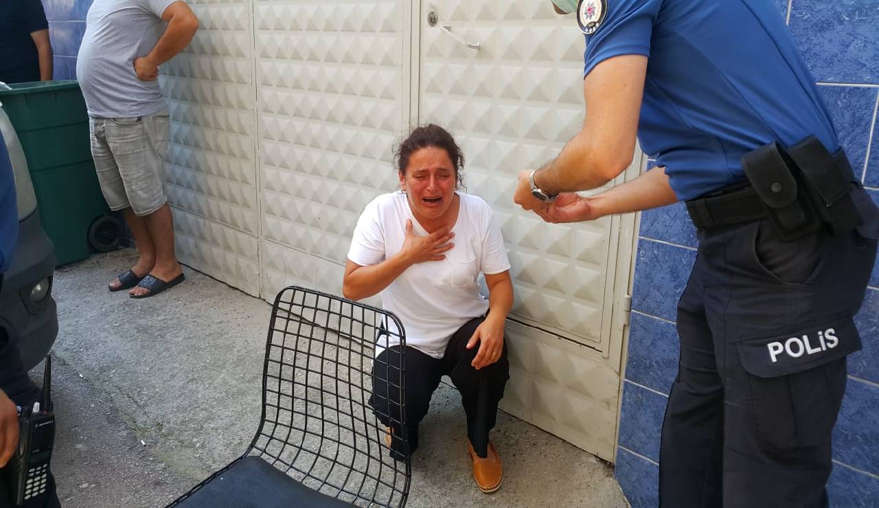 Uzaklaştırma kararına rağmen eve zorla girmeye çalıştı, annesi sinir krizi geçirdi