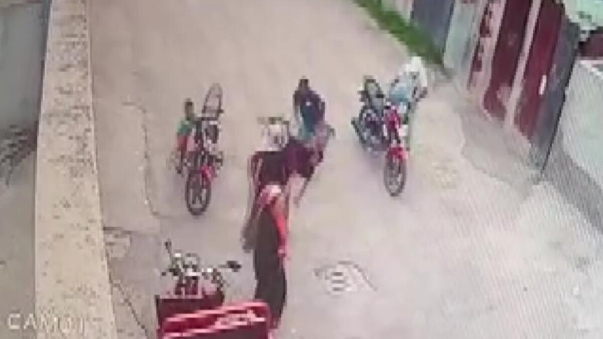 Adana’da 3 kişinin yaralandığı silahlı kavga güvenlik kamerasına yansıdı