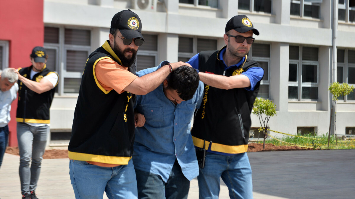 Adana’daki dolmuş şoförüne bıçaklı saldırı