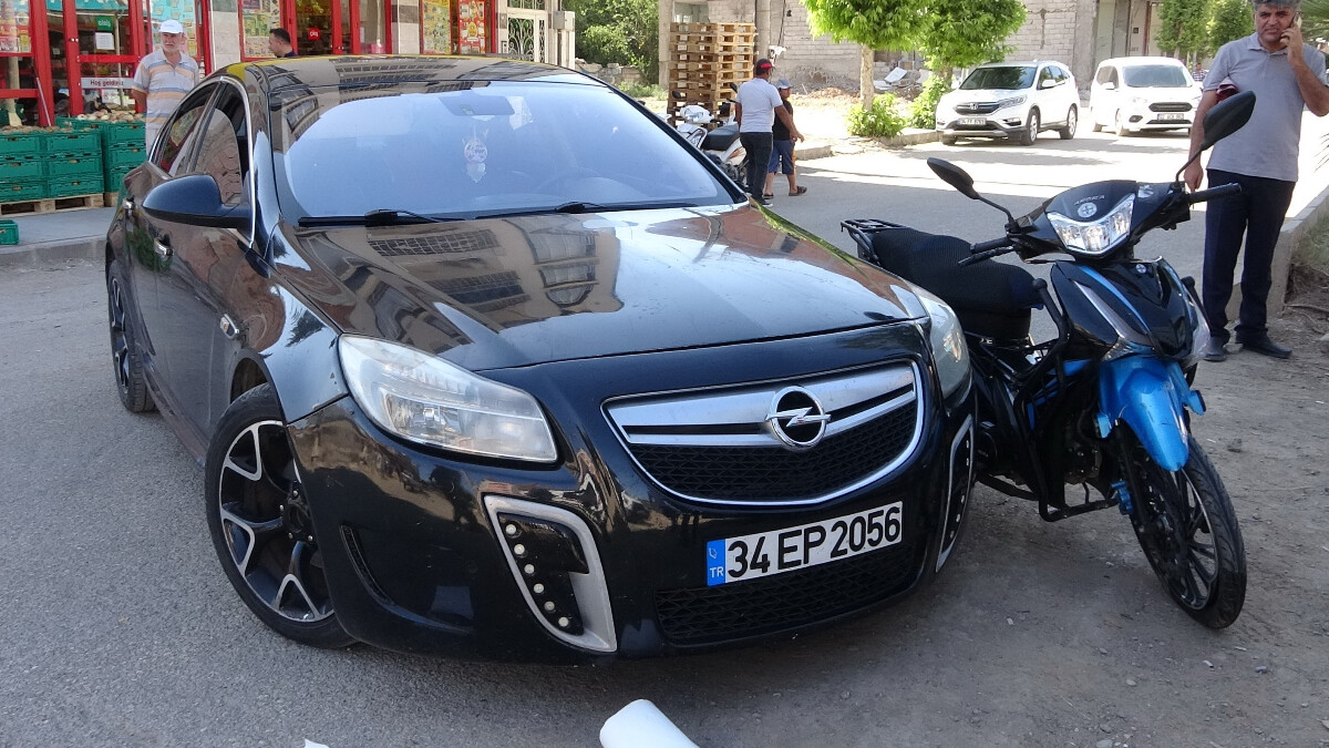 Adıyaman’da ani manevra kaza getirdi: 2 yaralı