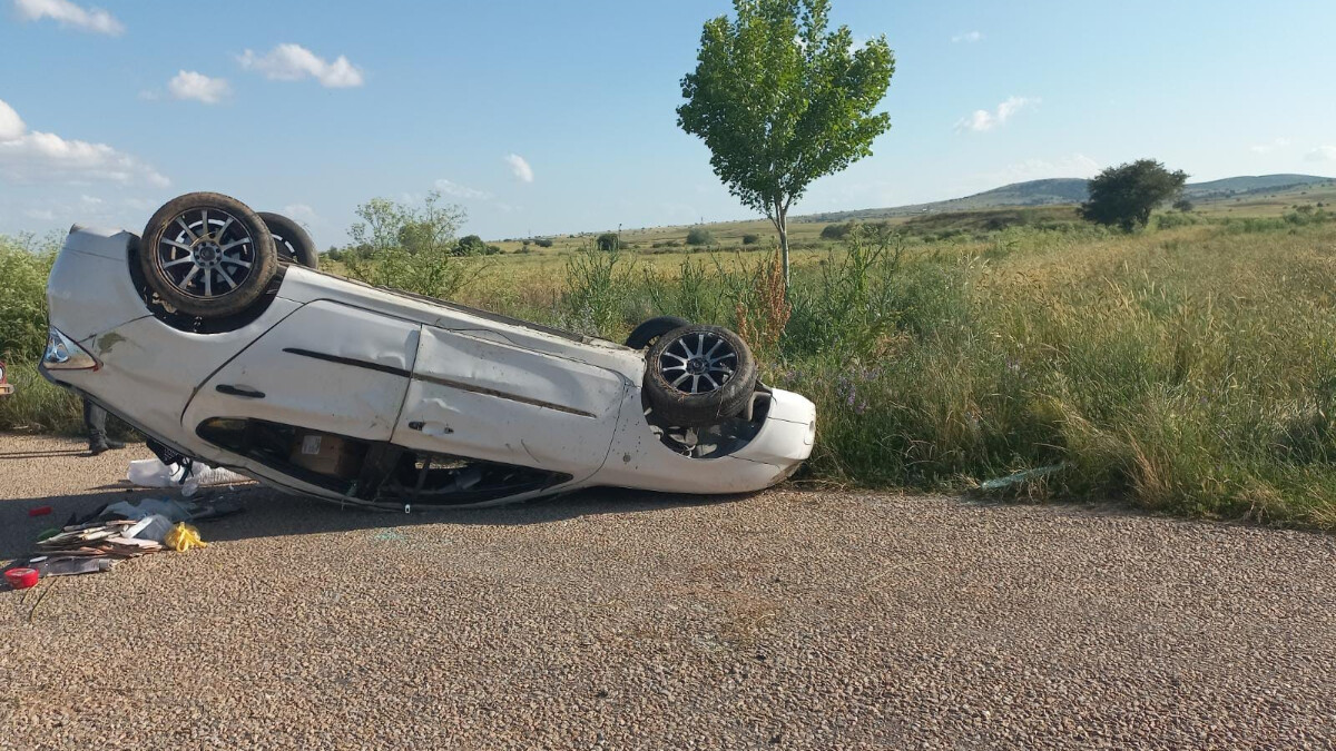 Afyonkarahisar’da takla atan aracın sürücüsü yara almadan kurtuldu