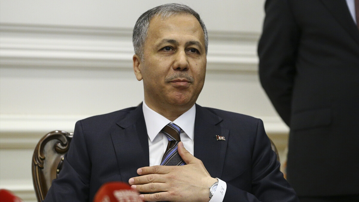 Ali Yerlikaya Uluslararası Oto Kaçakçılarına yönelik operasyonu paylaştı