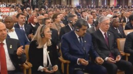 Ankara’daki yeni dönem törenine katılan Nicolas Maduro, duaya eşlik etti