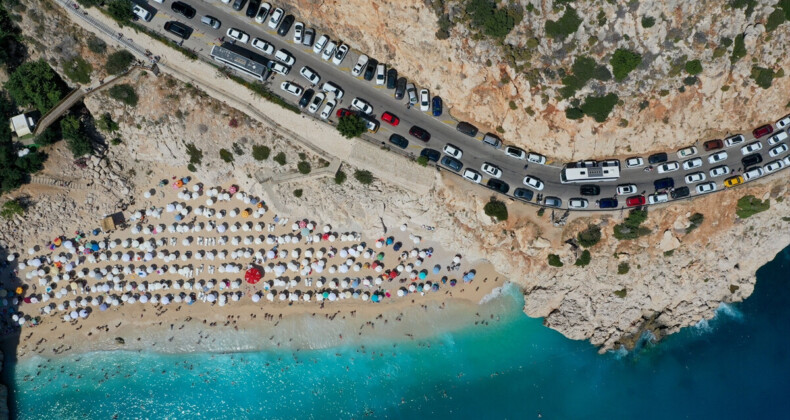 Antalya’da bayramın ikinci günü! Kaş sahilinde yoğunluk oluştu