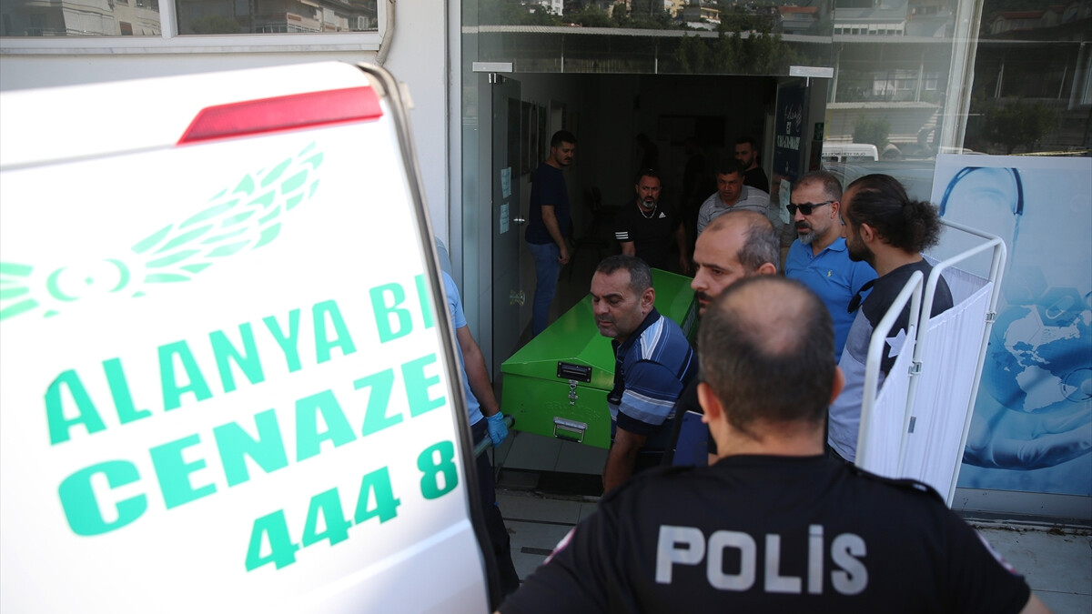 Antalya’da kadın doktor, eşi tarafından öldürüldü