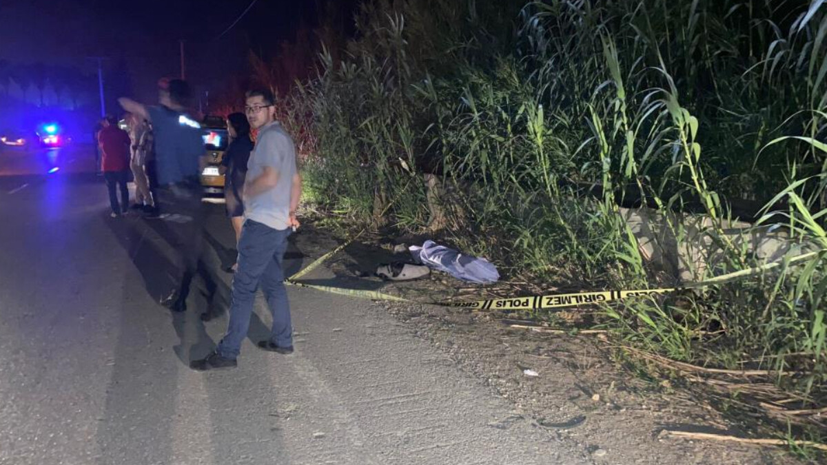 Antalya’da seyir halindeki taksiden atlayan alkollü turist midibüsün altında kaldı