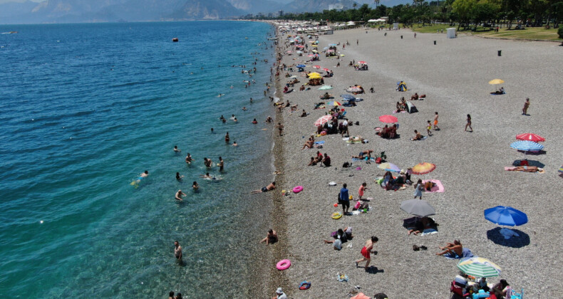 Antalya’da sıcaklar başladı! Termometreler 41 dereceyi gösterdi