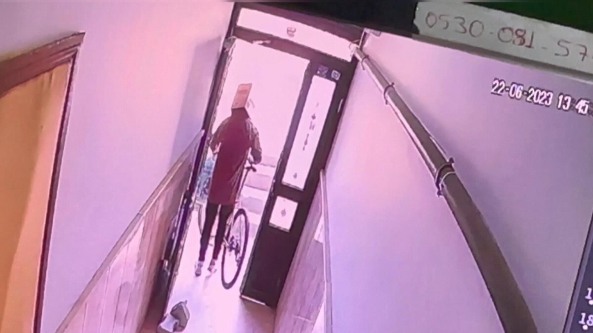 Arnavutköy’de kafasına kutu geçirerek bisiklet çaldı