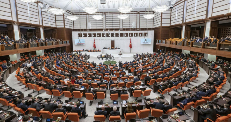 Başörtüsü teklifi yeniden Meclis gündemine geliyor