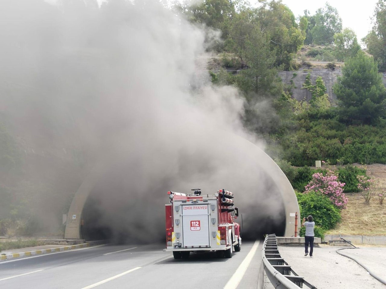 Bayraklı Tüneli’ndeki TIR Yangını, Elektrik Aksamından Çıkmış