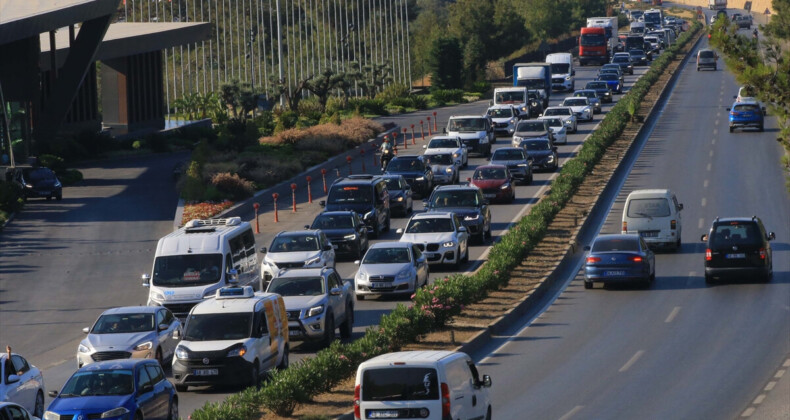 Bodrum’a 60 saatte 60 bin araç giriş yaptı