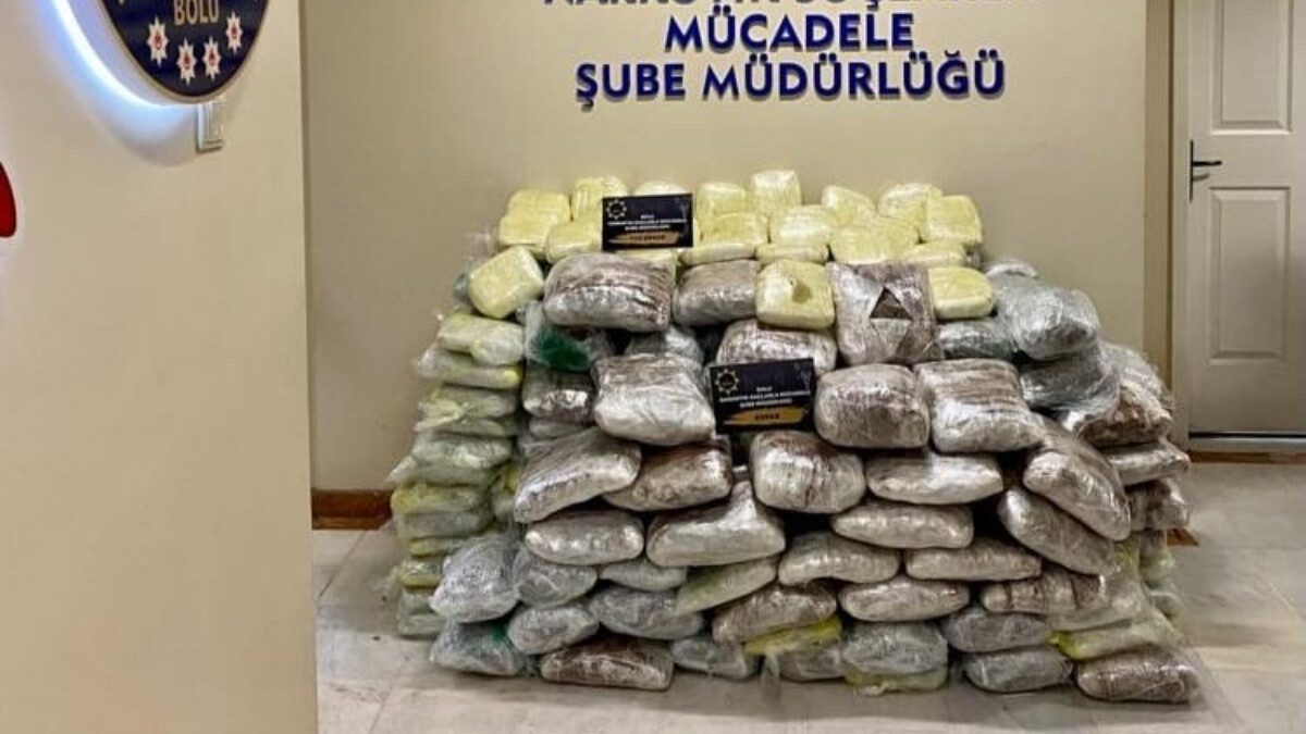 Bolu’da araç dolusu uyuşturucu yakalandı