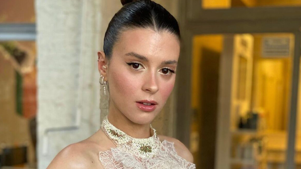 Buçe Buse Kahraman beyaz bikinisiyle nefes kesti! “Ferit bin pişman”