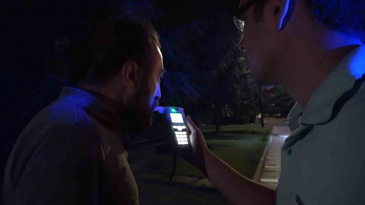 Bursa’da alkollü yakalandı! Cezadan sonra içmeye devam etti