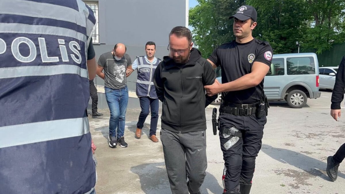 Bursa’da ‘katalog’ ile çalışan fuhuş şebekesine operasyon: Adliyeye sevk edildiler