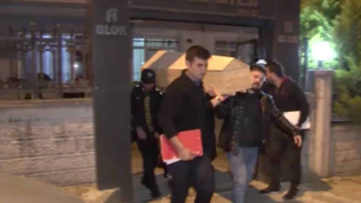 Büyükçekmece’de dehşet: Boğazından bıçaklanmış halde bulundu