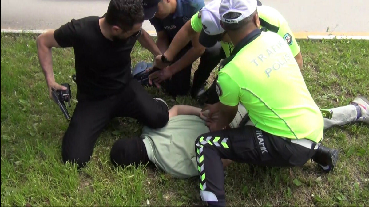 Çorum’da hırsızlık tatbikatını gerçek sandılar: Aracıyla yolu kesip üstüne atladı