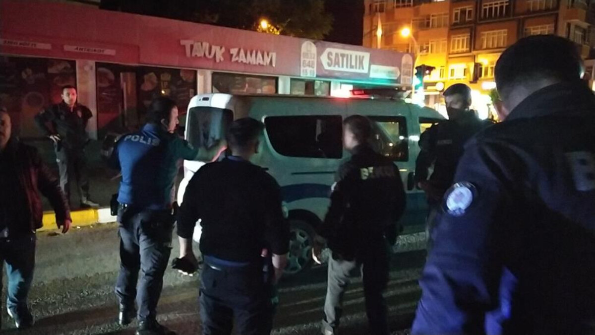 Çorum’da kendilerini uyaran esnafı bıçakladılar