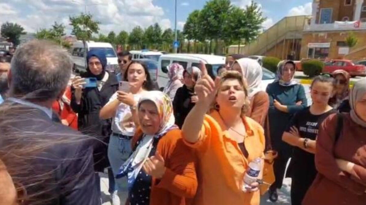 Çorum’da protokol bayramlaşmasında arbede