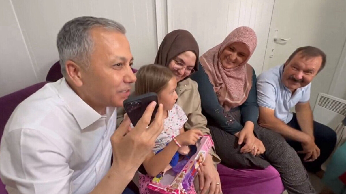 Cumhurbaşkanı Erdoğan’dan Bakan Yerlikaya’ya gülümseten harçlık talimatı