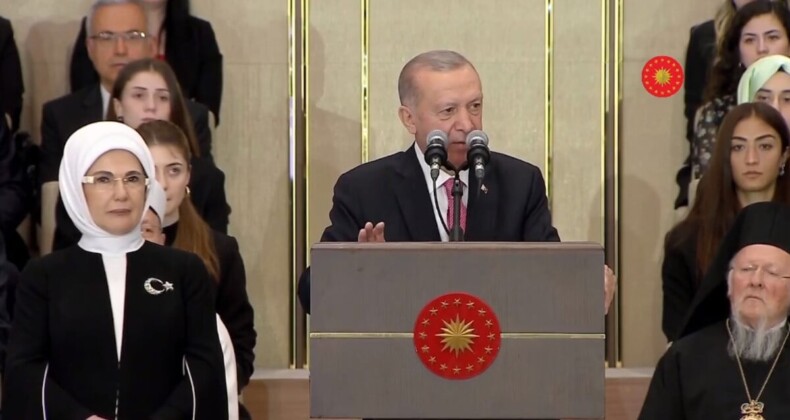 Cumhurbaşkanı Erdoğan’dan tarihi mesajlar