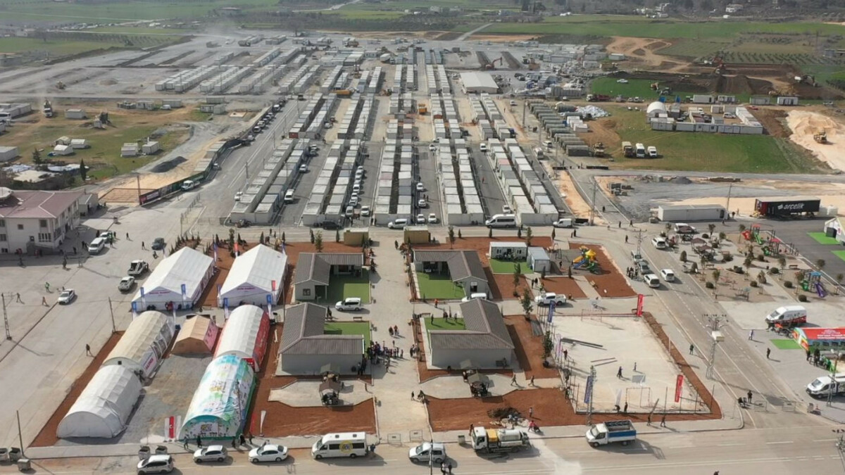 Deprem bölgesinde çadırlar boşalıyor