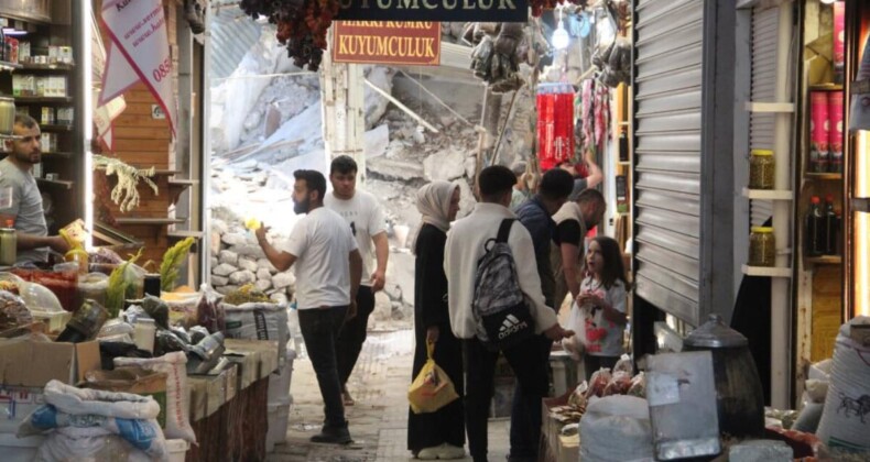 Depremin vurduğu Hatay’da 200 iş yeri faaliyete geçti