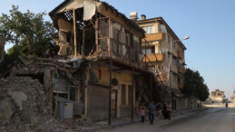 Depremin vurduğu Hatay’da buruk bayram: Şehir sessizliğe büründü