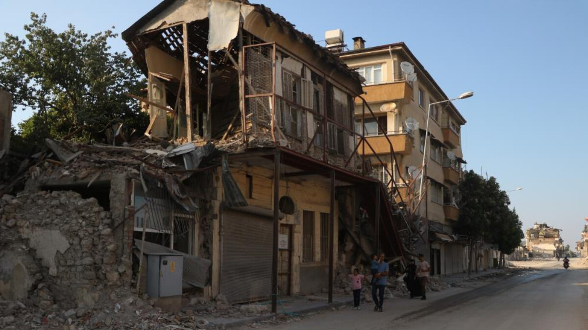 Depremin vurduğu Hatay’da buruk bayram: Şehir sessizliğe büründü