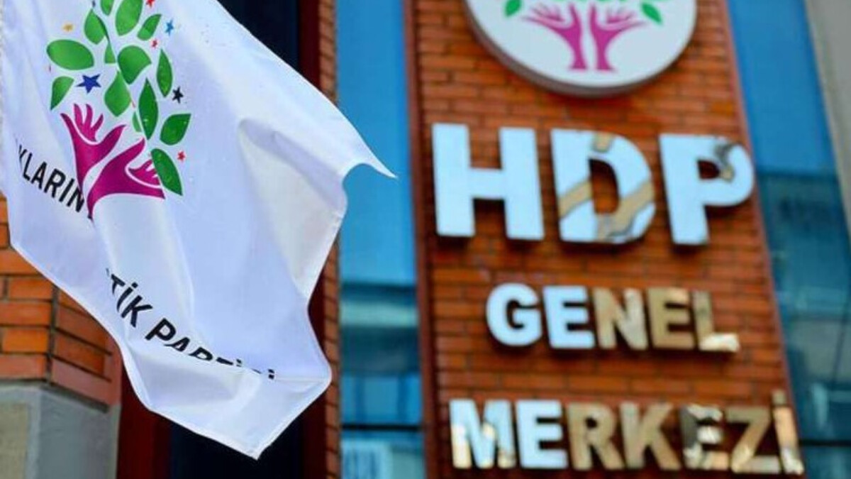 Devlet Bahçeli’den AYM’ye tepki: Kandil kuyruğundan ayrılın