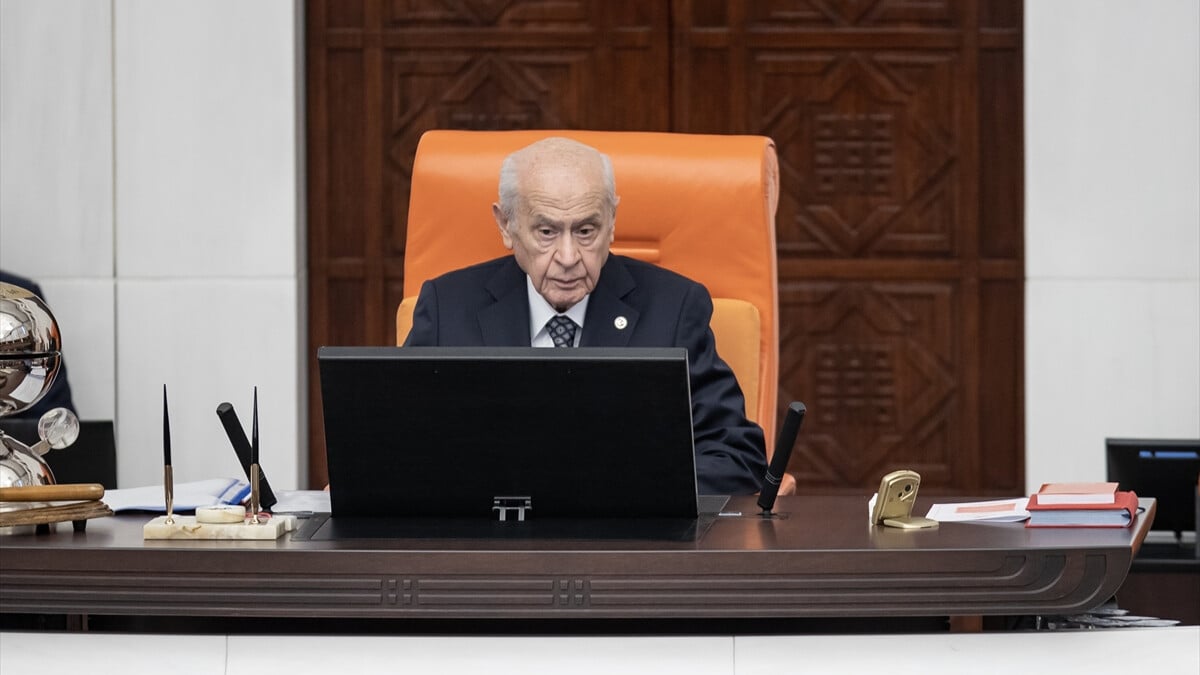 Devlet Bahçeli’den CHP’li Mahmut Tanal’a ‘yemin’ cevabı: Meclis’te alkış tufanı koptu