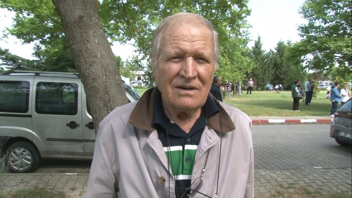 Edirne’de 80 yaşındaki Şevki Kılıç üniversite sınavına girdi