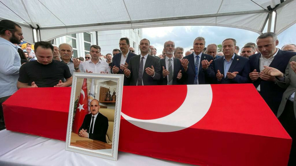 Erenler Belediye Başkanı Fevzi Kılıç, son yolculuğuna uğurlandı