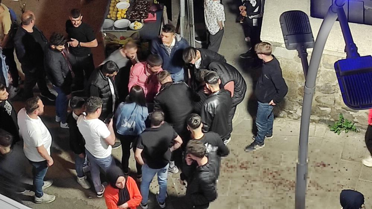 Erzurum’da gençlerin bıçaklı kavgasında kan aktı: 2 yaralı